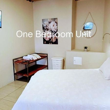 Bateleur Self Catering Cc Apartment Windhoek Luaran gambar